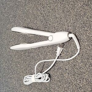 The Nori Press Handheld Steamer